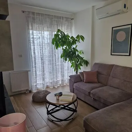 Apartment Dora - Comfortable In A Great Location *