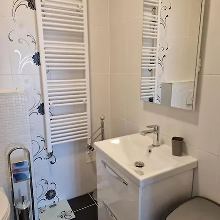 Apartment Dora - Comfortable In A Great Location