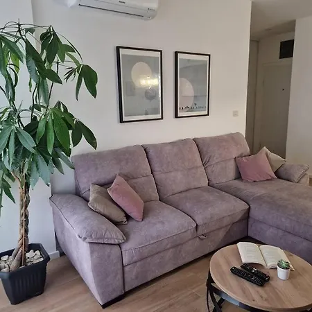 Dora - Comfortable In A Great Location Apartment Pula